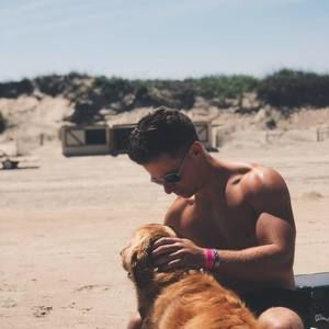 Meet your Posher, Christian